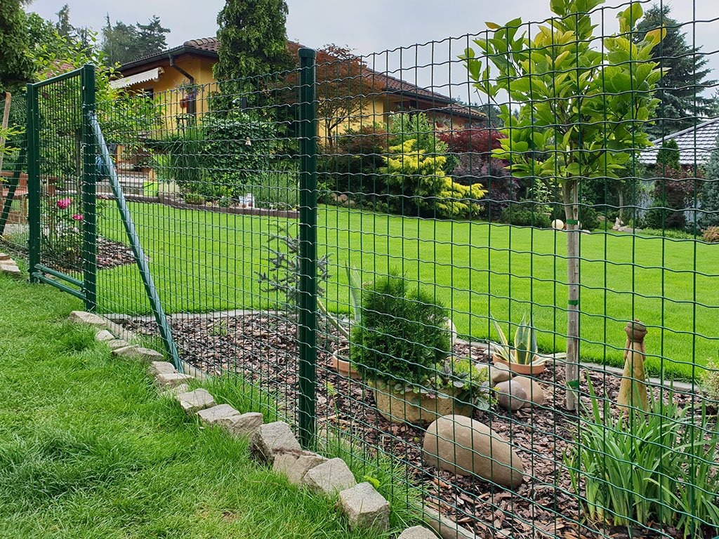 Voorkant -Bouw Materialens Winkel 1979431 2 realizace svarovaneho